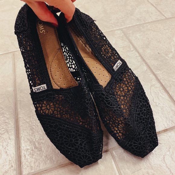 toms black moroccan crochet